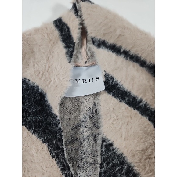 Cyrus Lightweight Cardigan Sweater‎ Womens Size Small - Picture 2 of 6